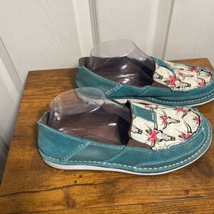 Ariat Womens 8B Turquoise Rose Cruiser Shoes Loafer Slip-On Steer Head Flat